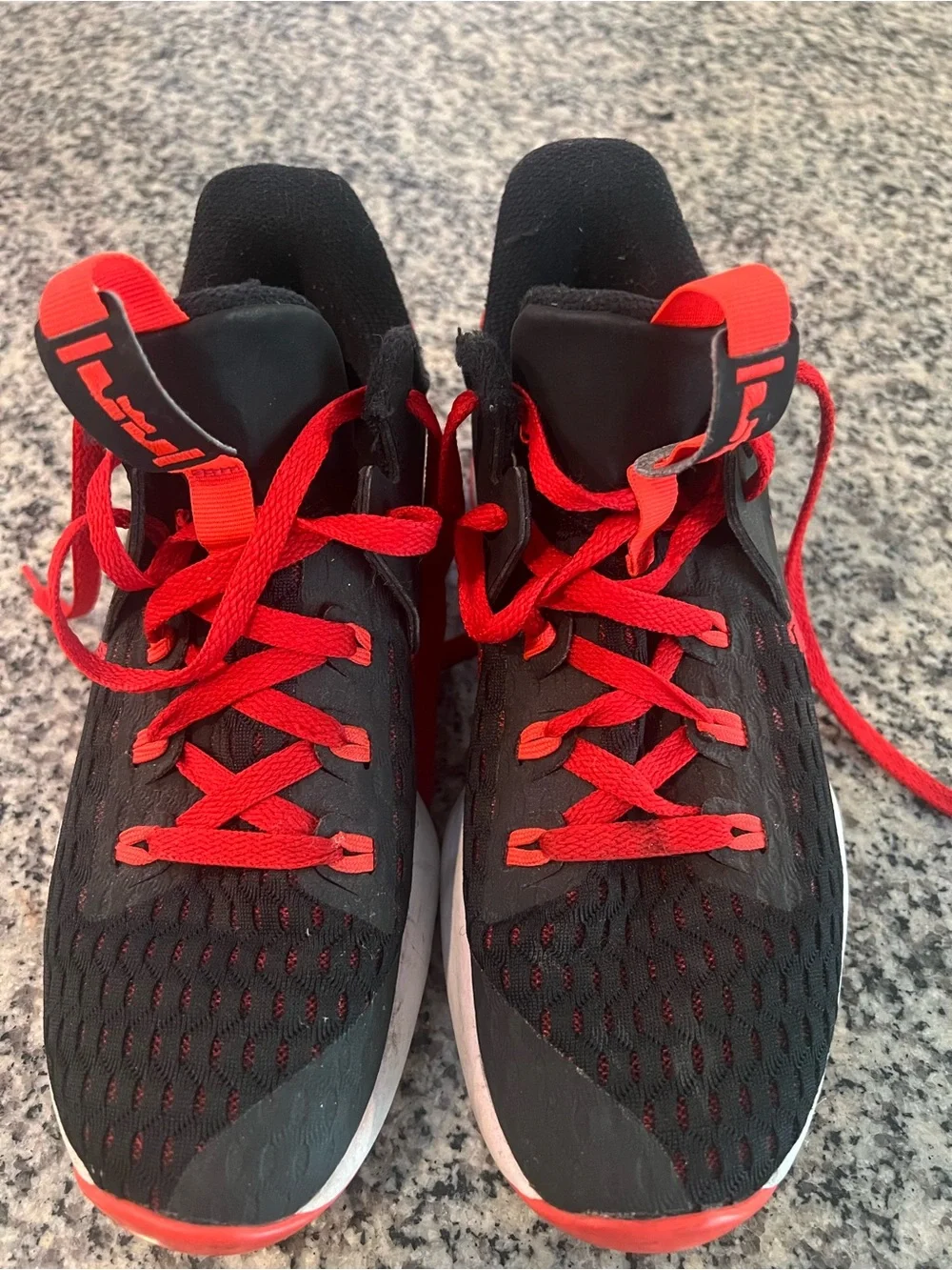 Nike Men's Black and Red Athletic Sneakers